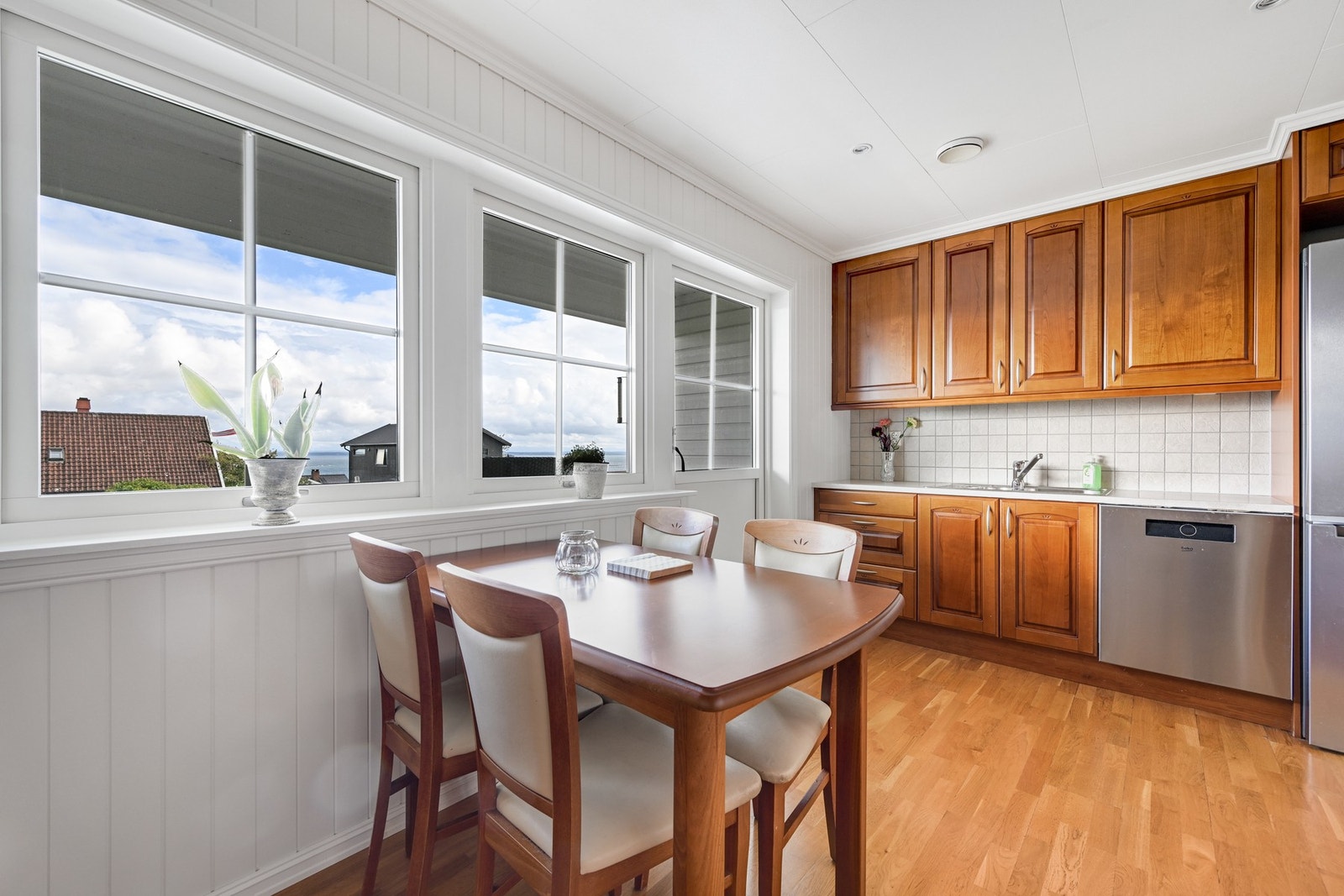 Hvitevarene på kjøkkenet medfølger Galleribilde