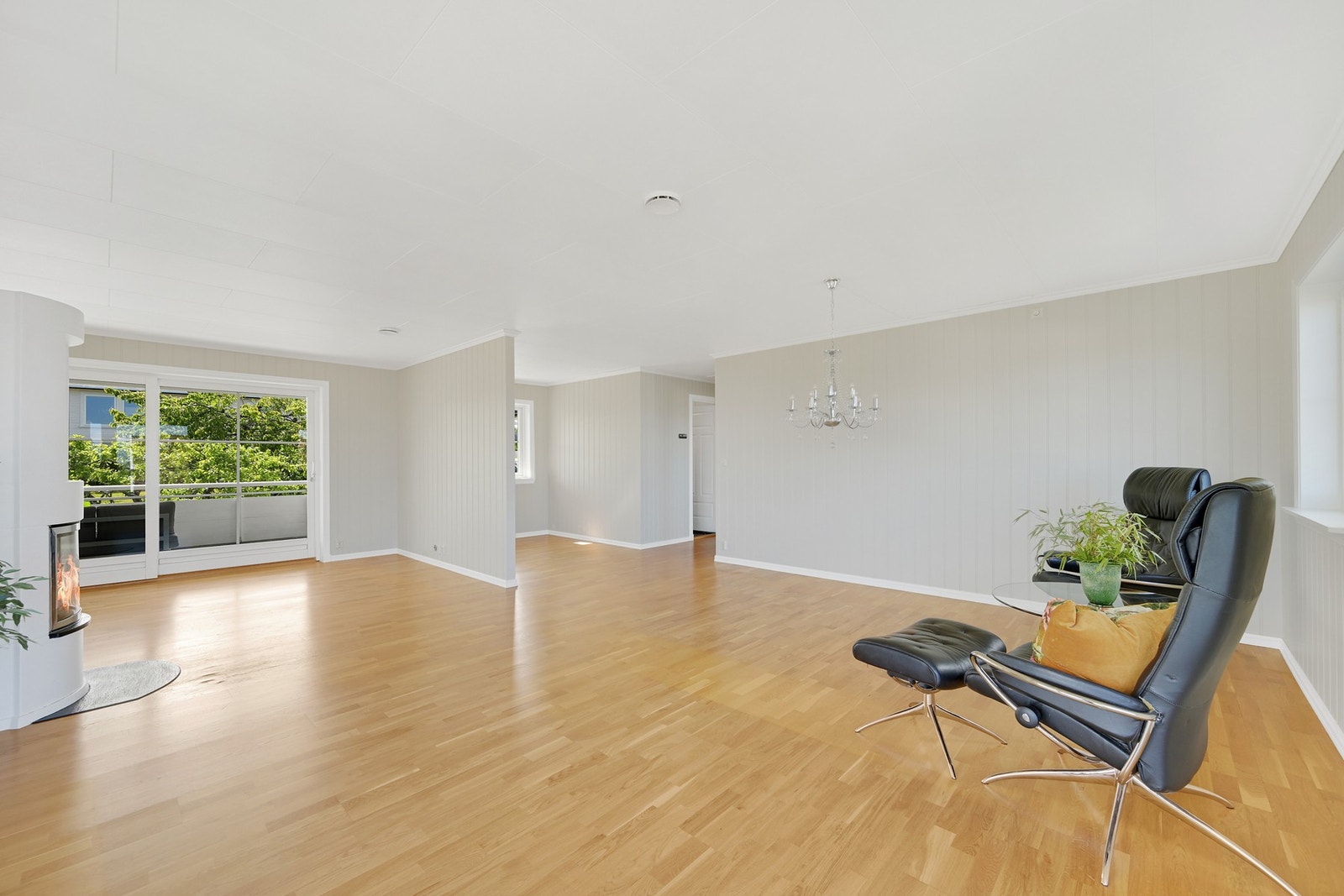 Da fortsetter vi inn i den store stua Galleribilde