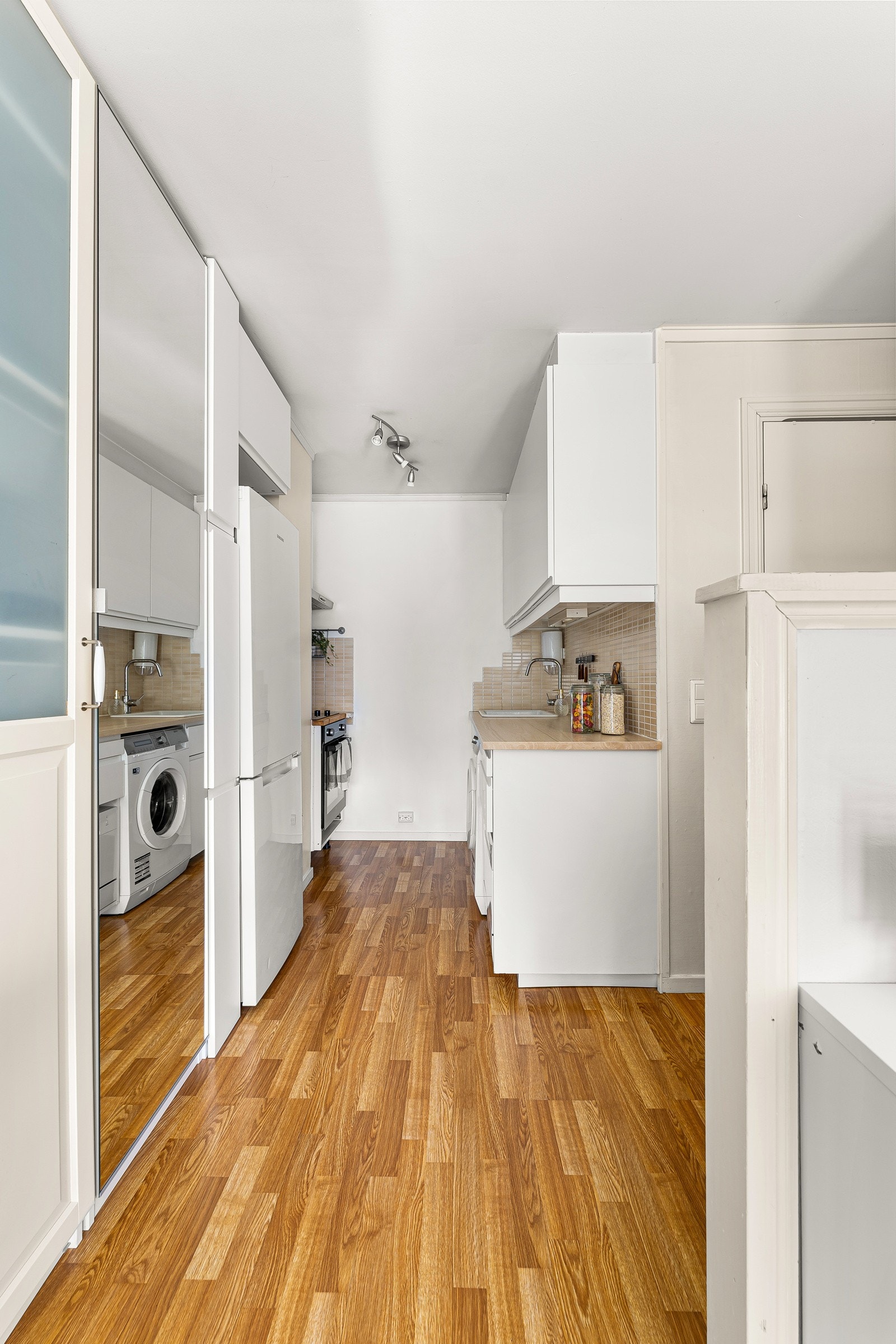 Leilighetens innredning er maksimert for en arealeffektiv løsning. Galleribilde