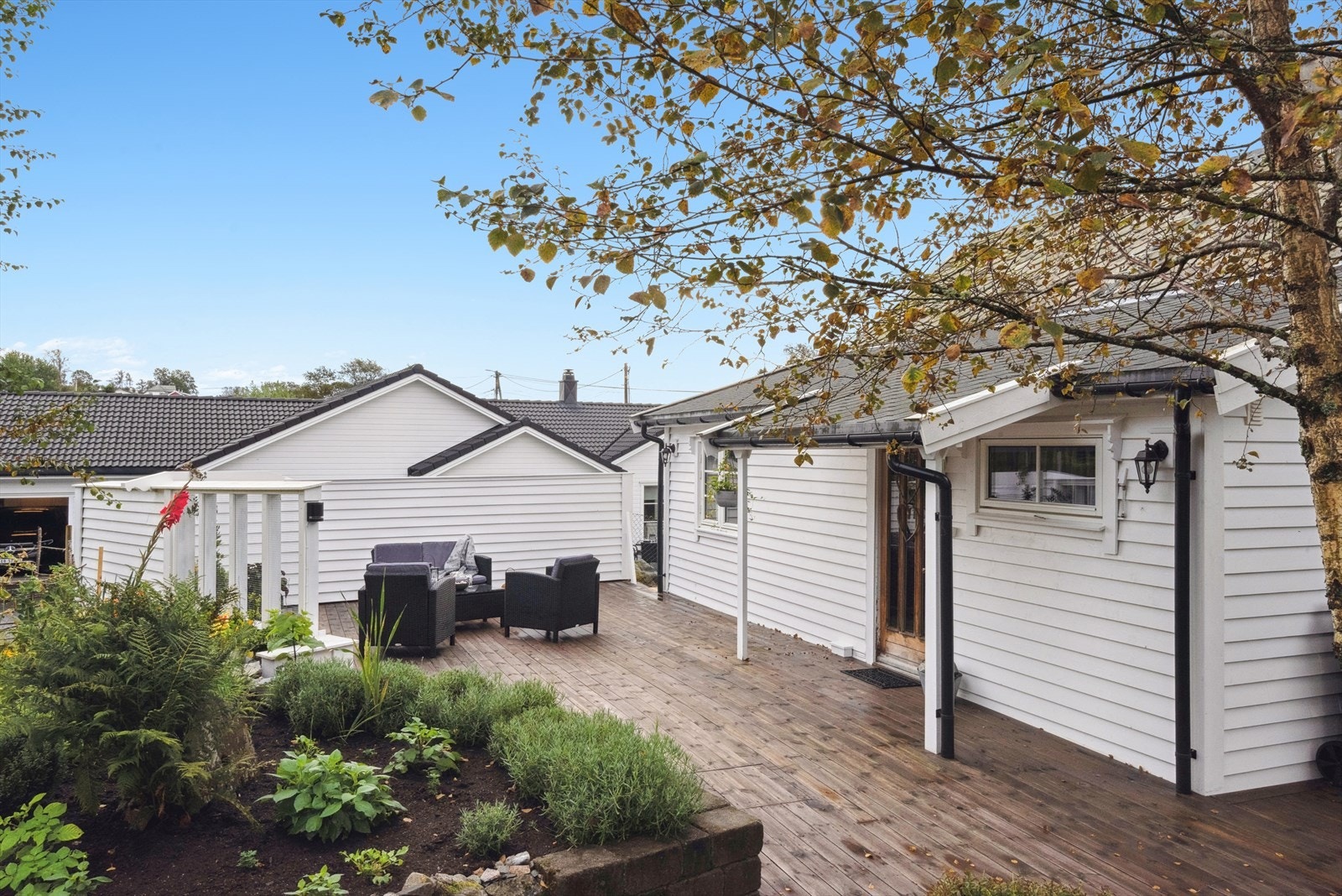 Terrasseplatting ved inngang på ca. 55 m² Galleribilde