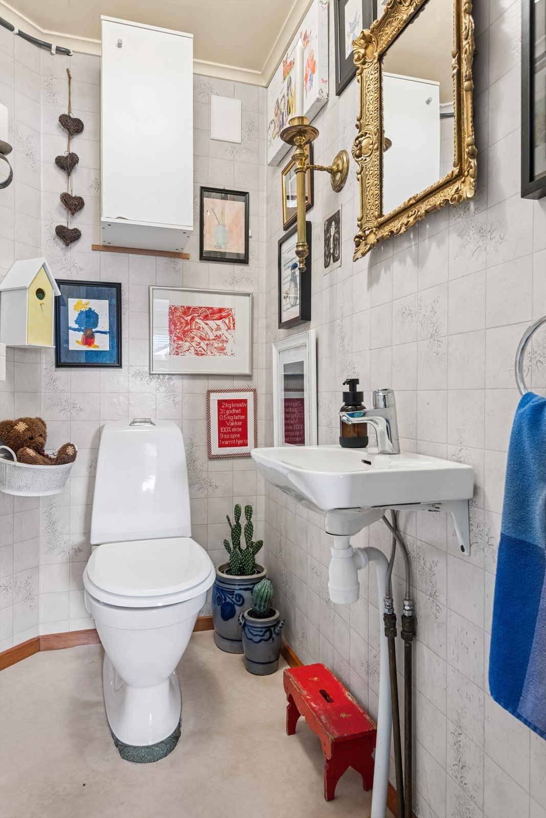 Separat wc-rom 1.etg. Galleribilde