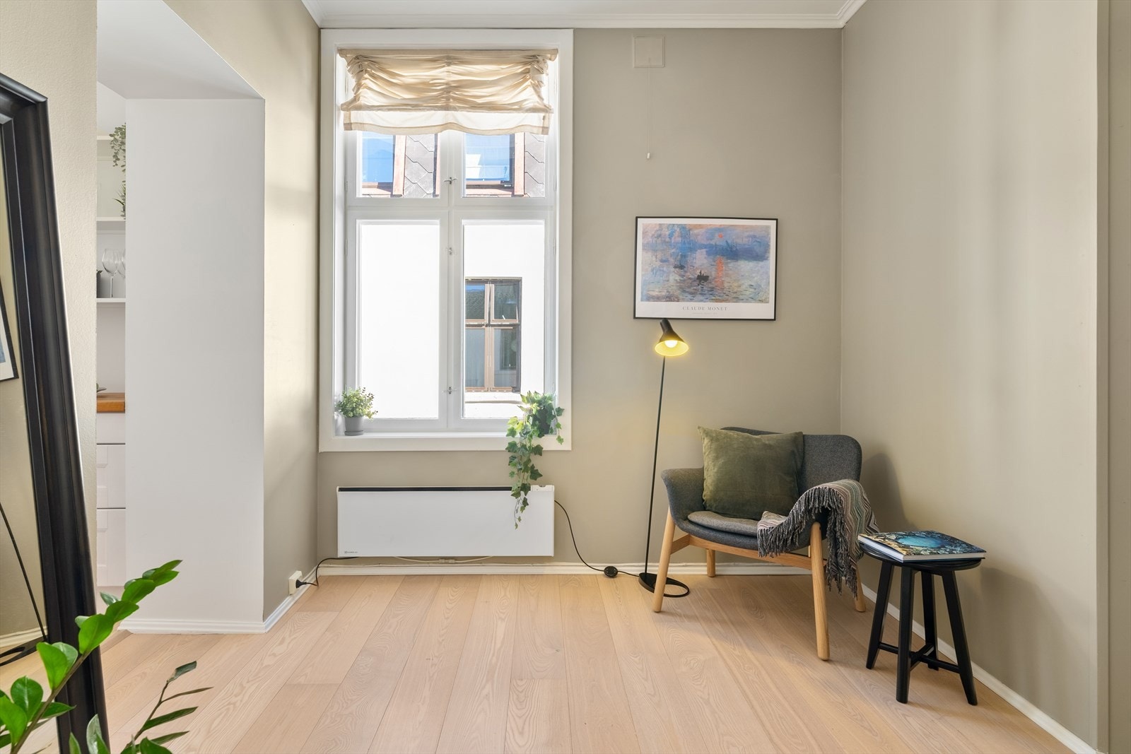 God plass til spisebord eller annet møblement Galleribilde