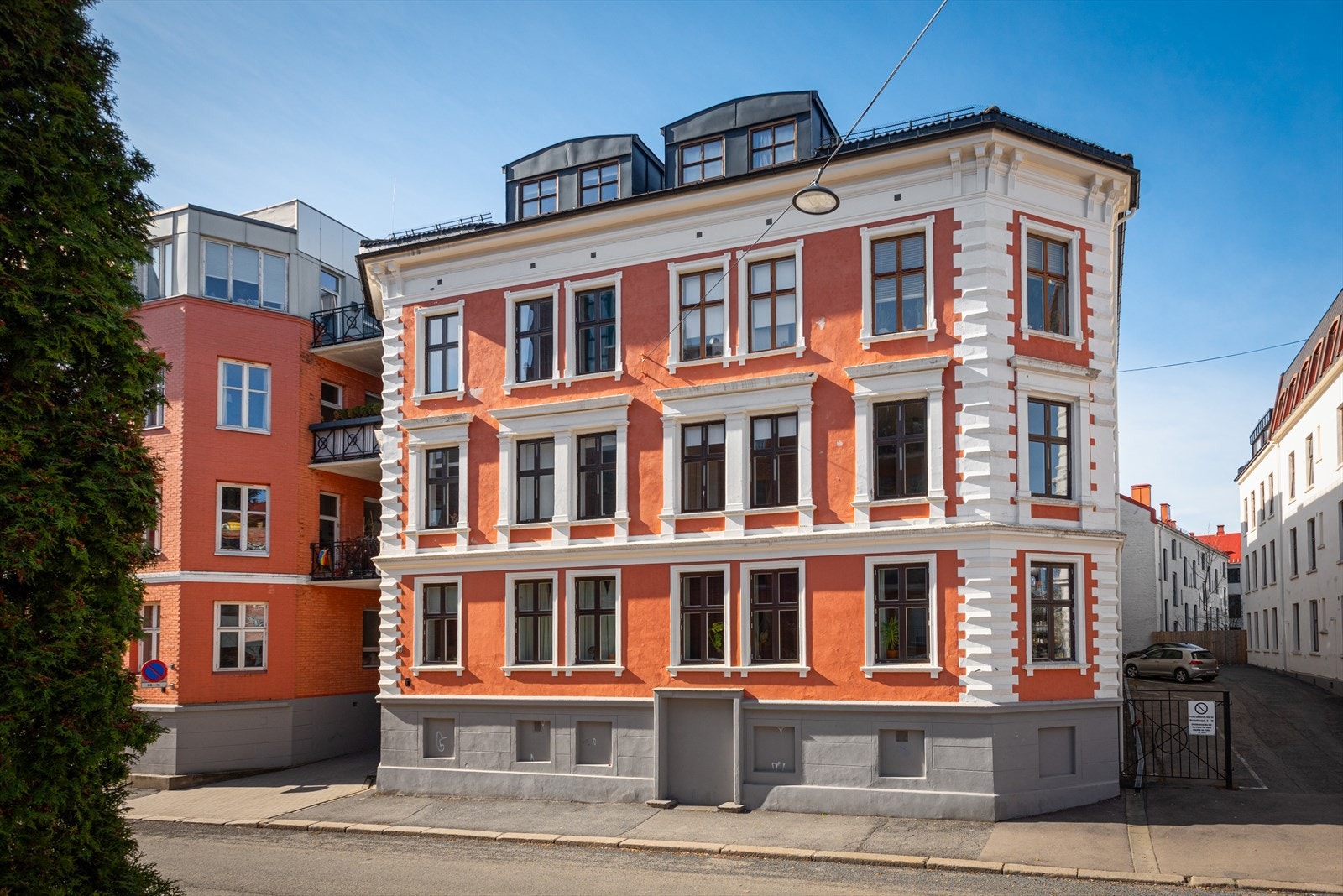 Fasade - perfekt plassert midt på Majorstuen Galleribilde