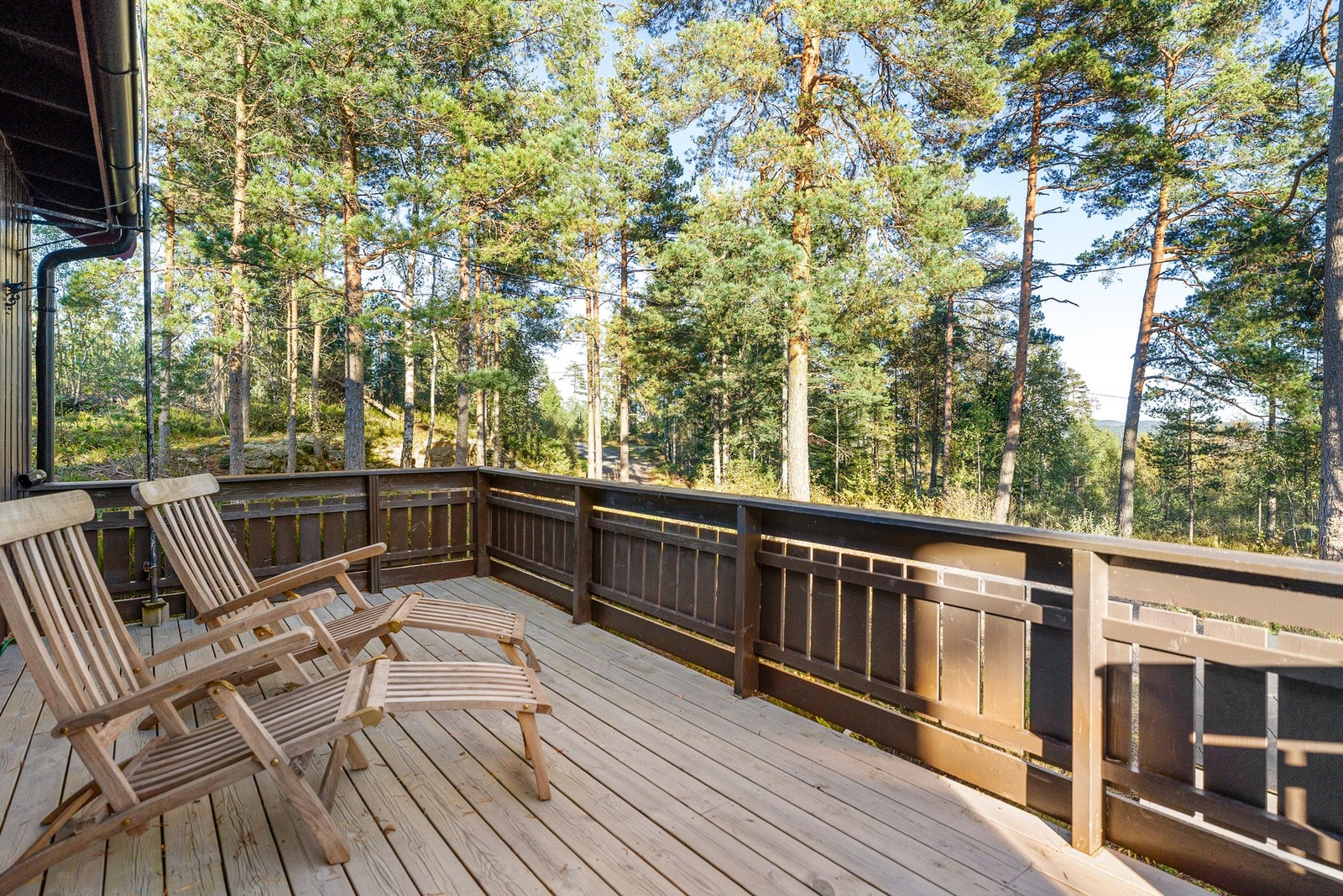 Veranda med gulv av nyere dato. Galleribilde