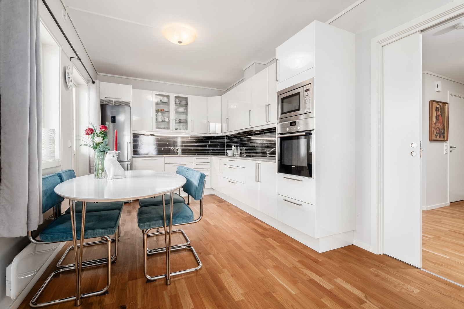 Kvaliteteskjøkken fra Sigdal med glatte fronter. Galleribilde