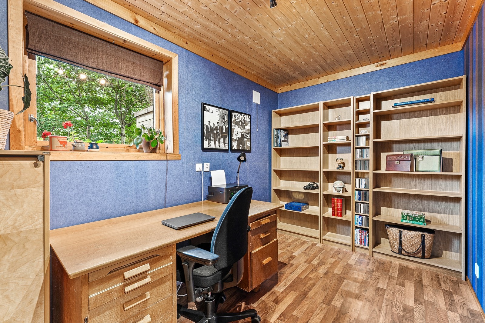 I kjelleren er det avsatt plass til et eget kontor - perfekt for deg som jobber hjemmefra. Galleribilde