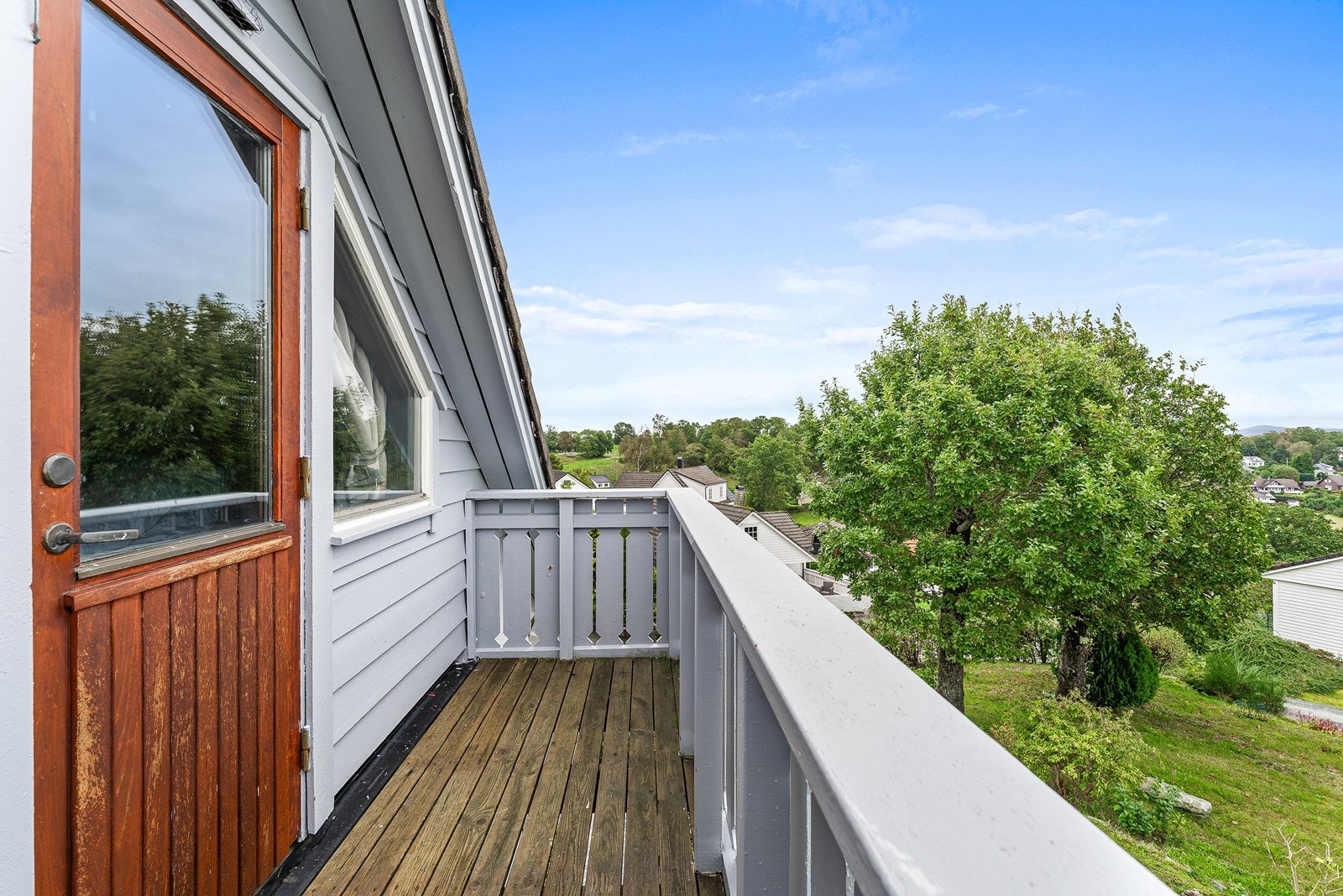 Ene soverommet har en nydelig balkong med fin utsikt. Galleribilde