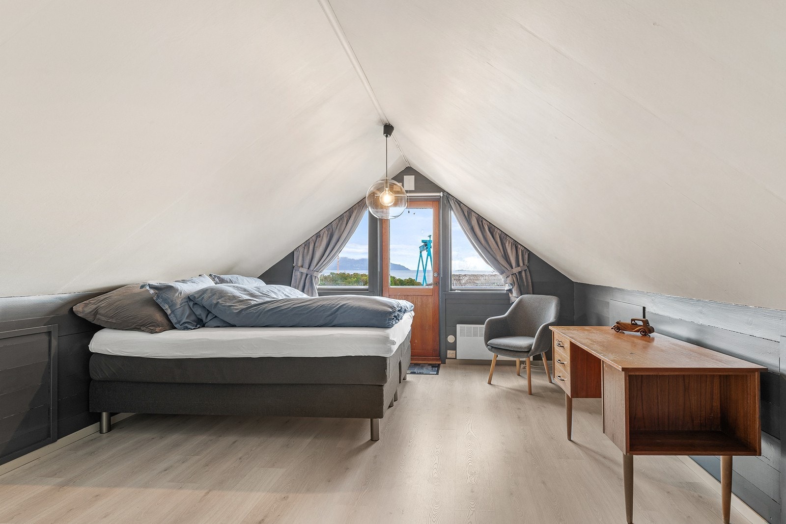 Det er totalt 3 soverom på loftet. Galleribilde