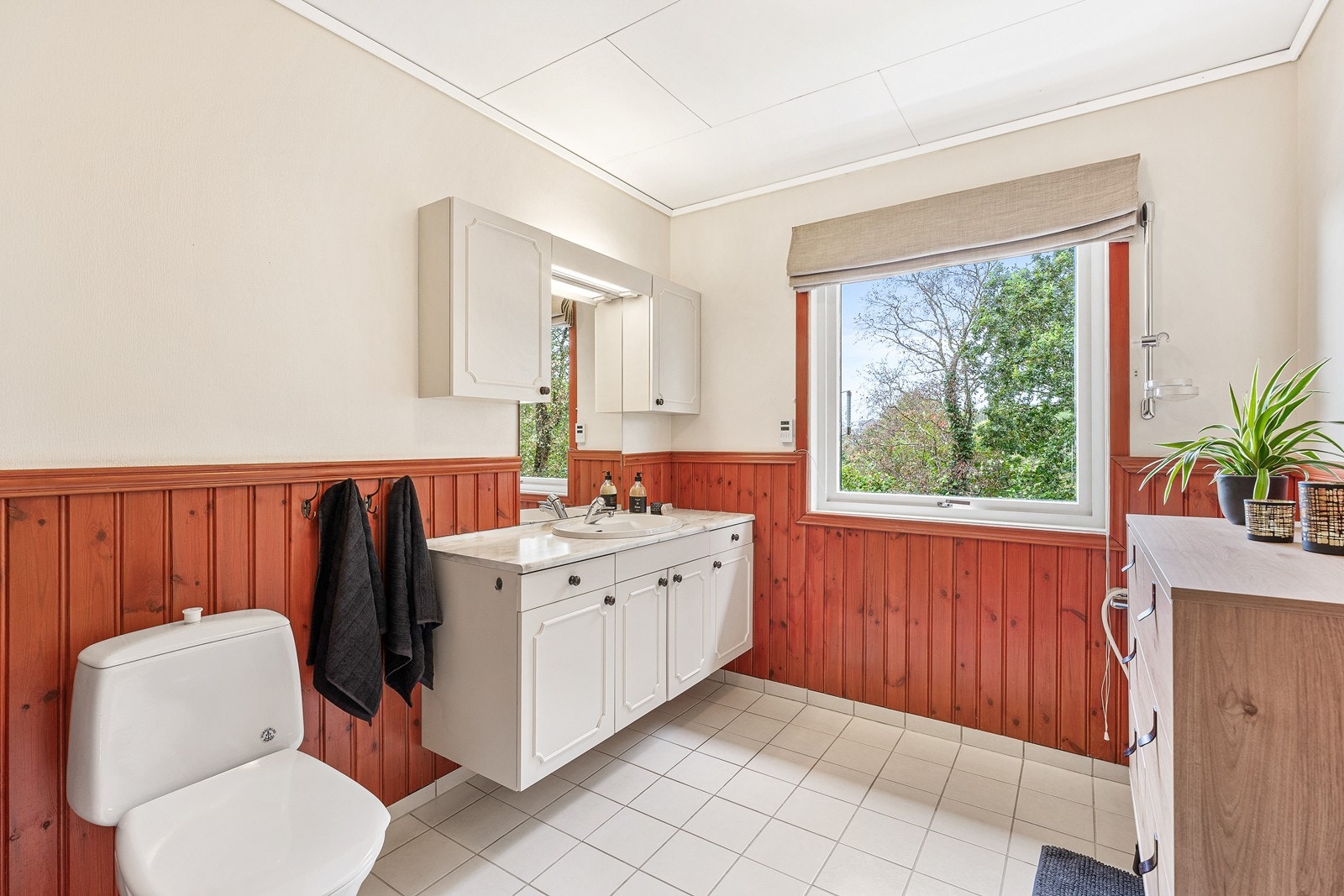 Boligen har også et eget toalettrom - en svært praktisk løsning, spesielt ved besøk. Galleribilde