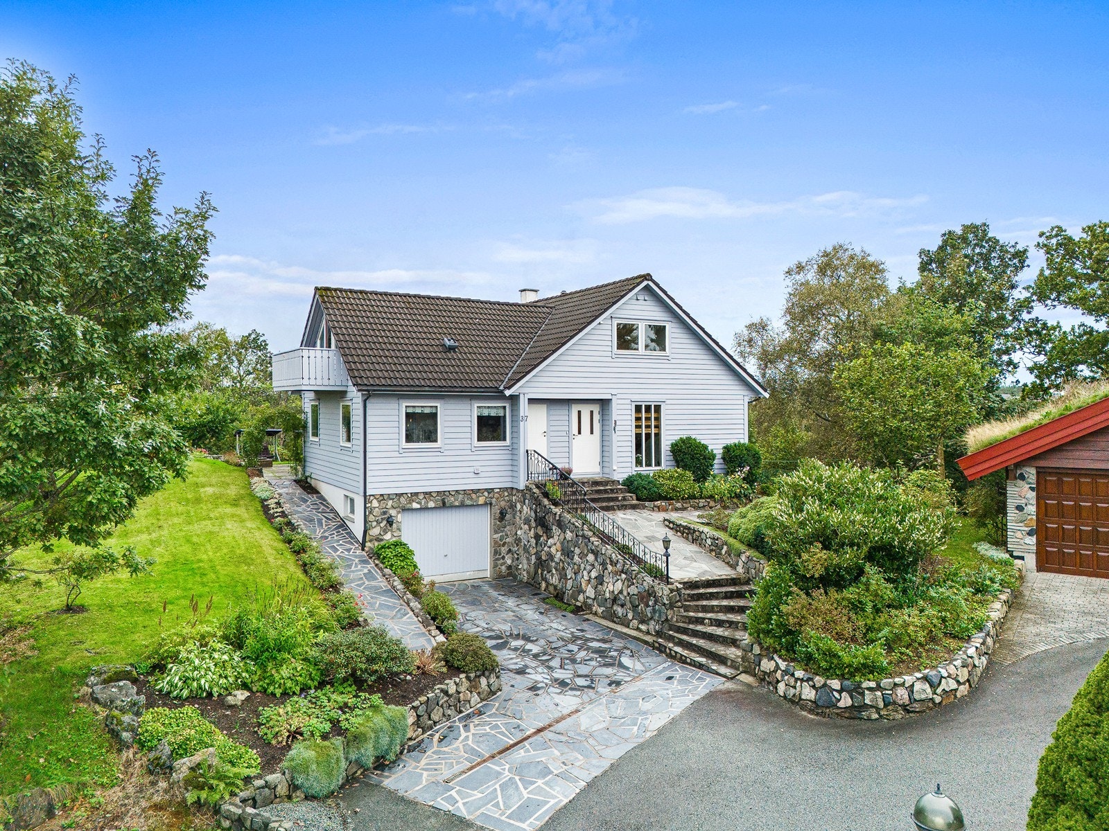 Velkommen til Eldøyvegen 37 - Presentert av Eiendomsmegler Norge ved Ove Sagenes. Galleribilde