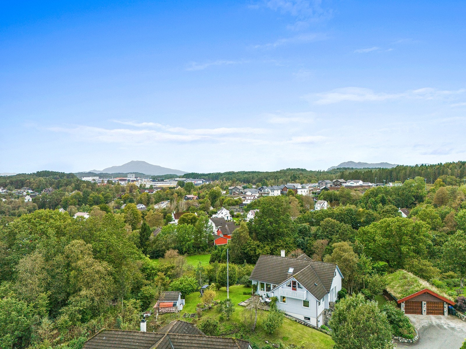 Innen gangavstand finner man både barnehager og skoler, noe som gjør det praktisk og oversiktlig for familier med små og store barn. Galleribilde