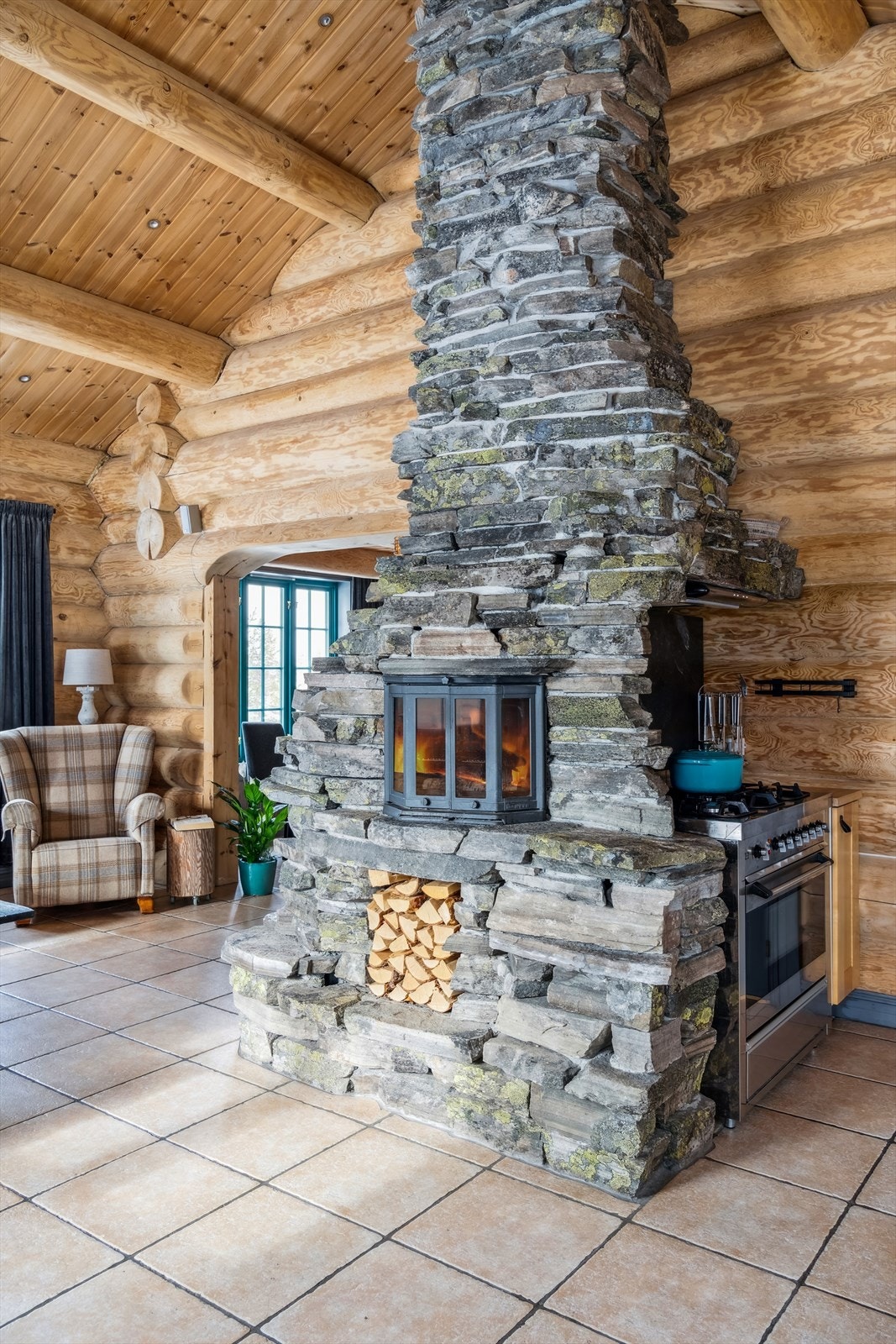 Stue med særdeles god takhøyde. Galleribilde