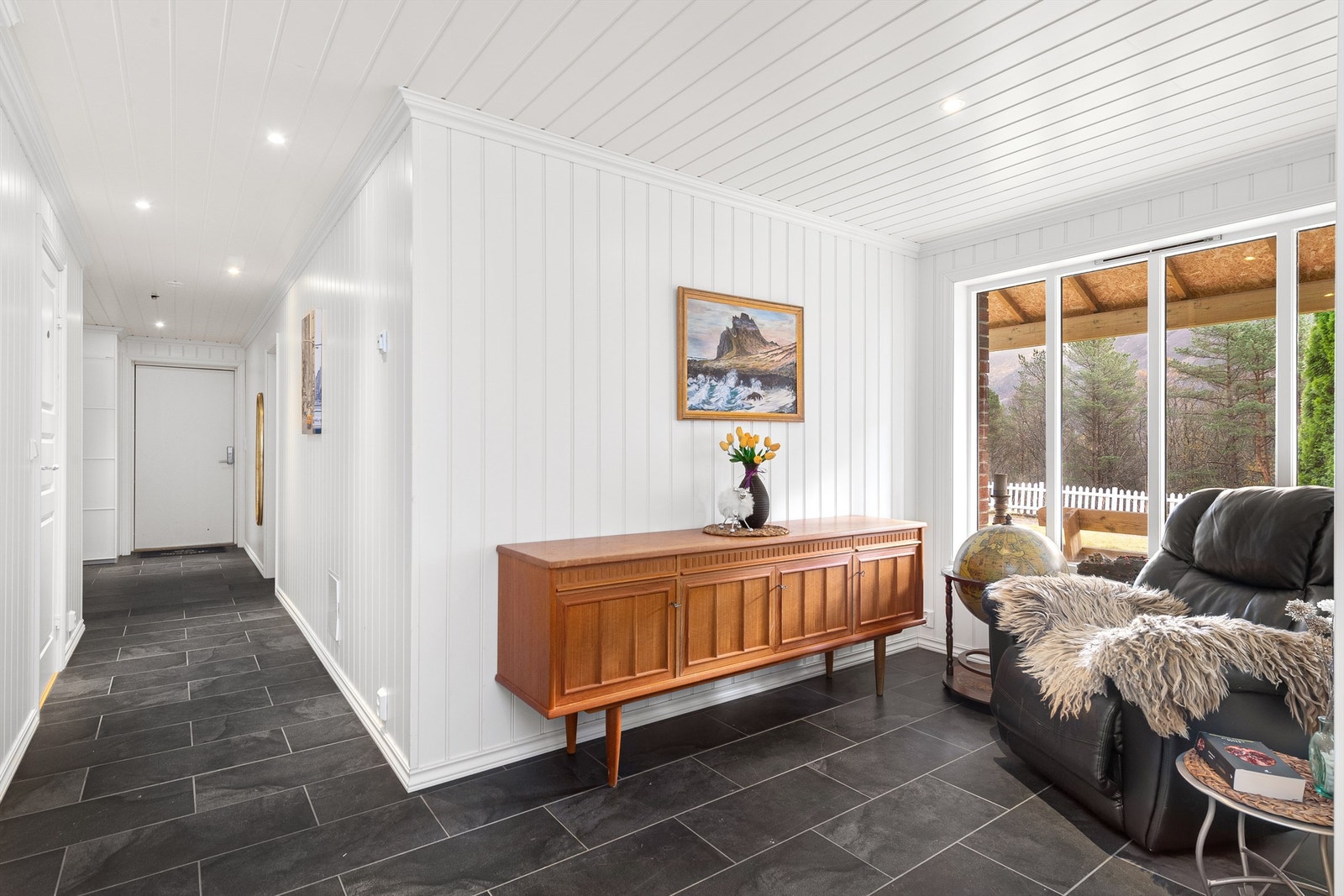 Gang/hall i underetasje Galleribilde