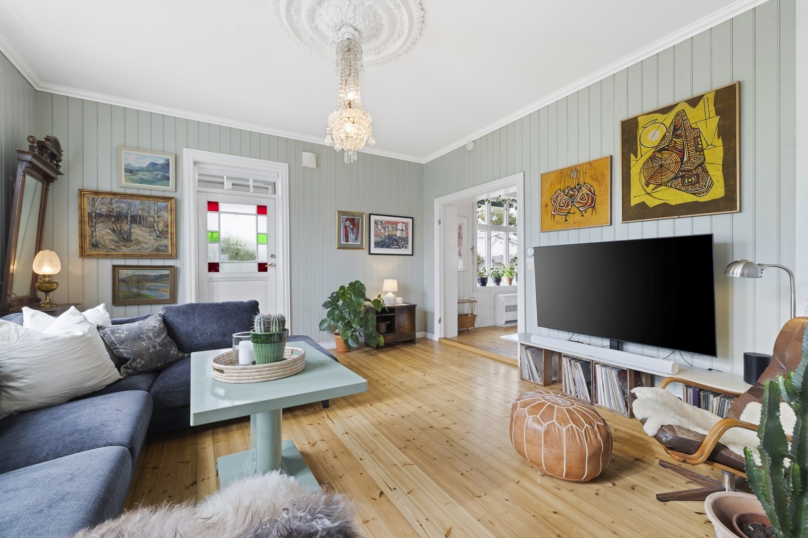 Stuen har utgang til overbygget veranda Galleribilde