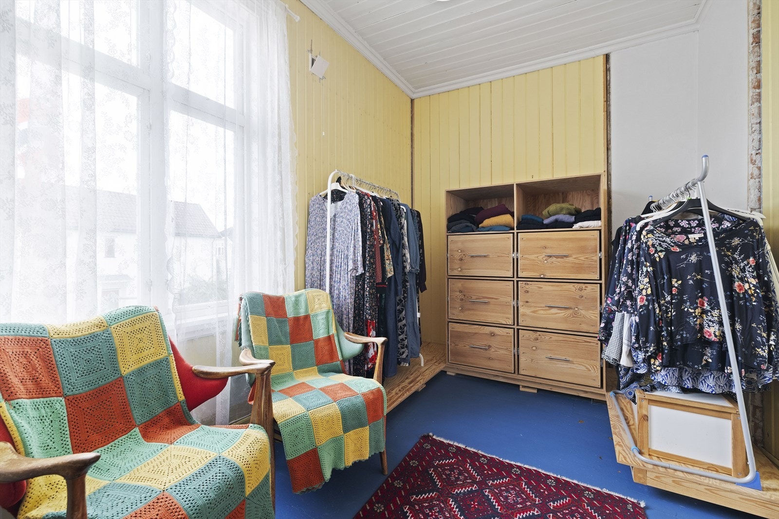 Praktisk garderoberom Galleribilde