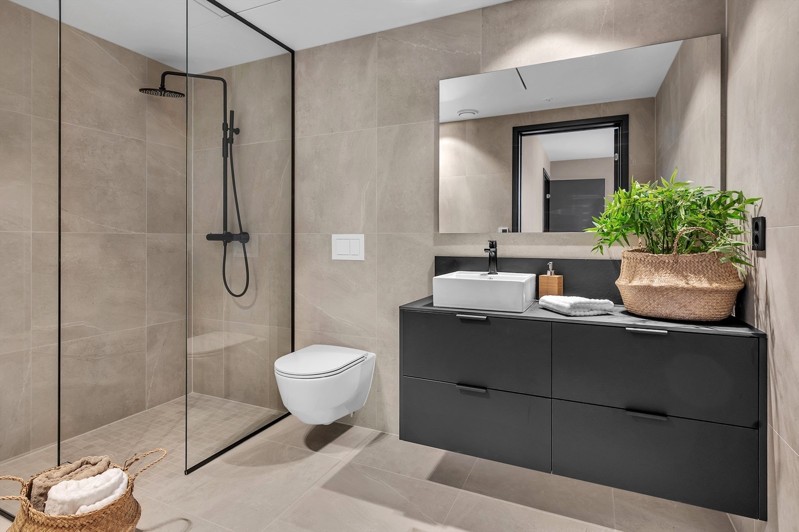 Bad med opplegg for vaskemaskin Galleribilde