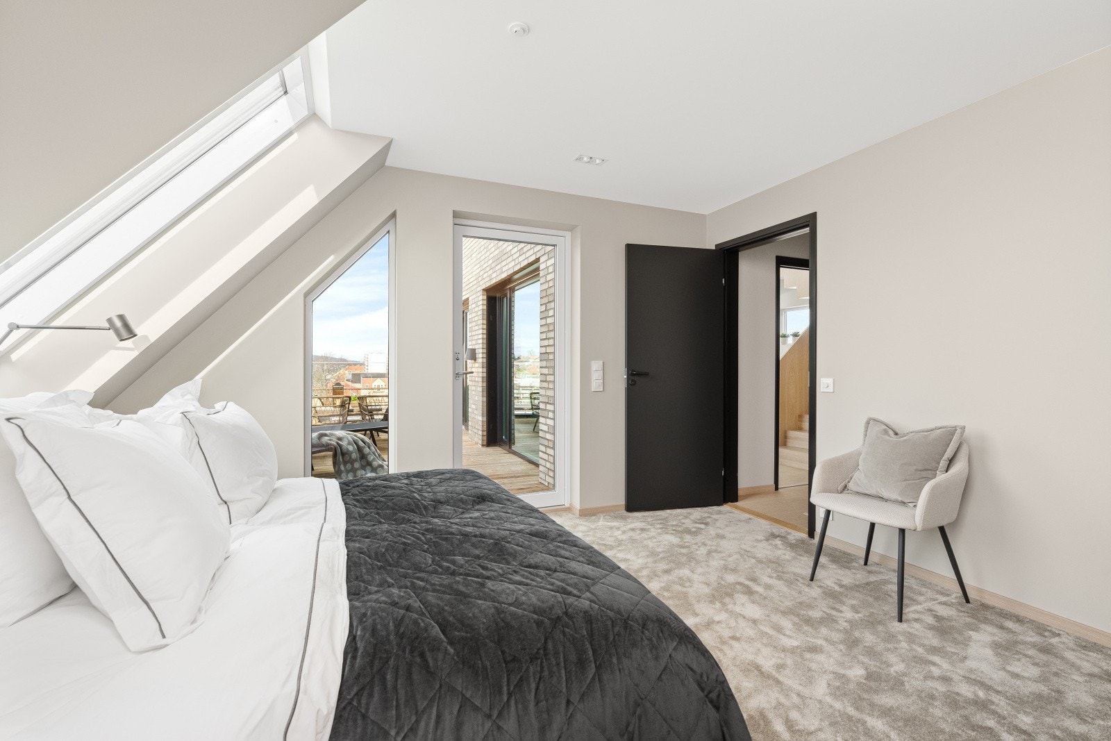 Utgang til terrasse fra soverom Galleribilde