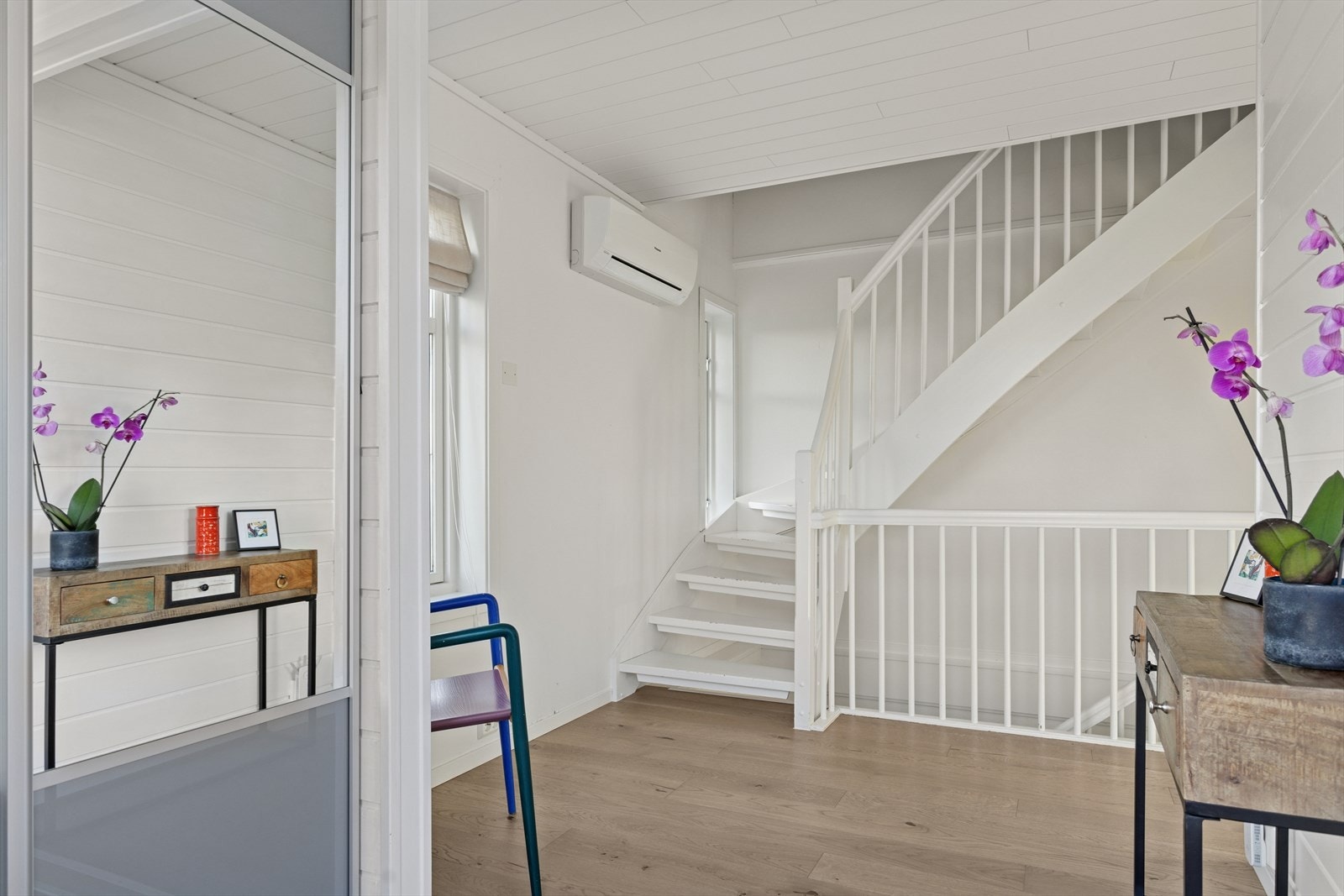 Oppbevaringsplass i garderobeskap Galleribilde