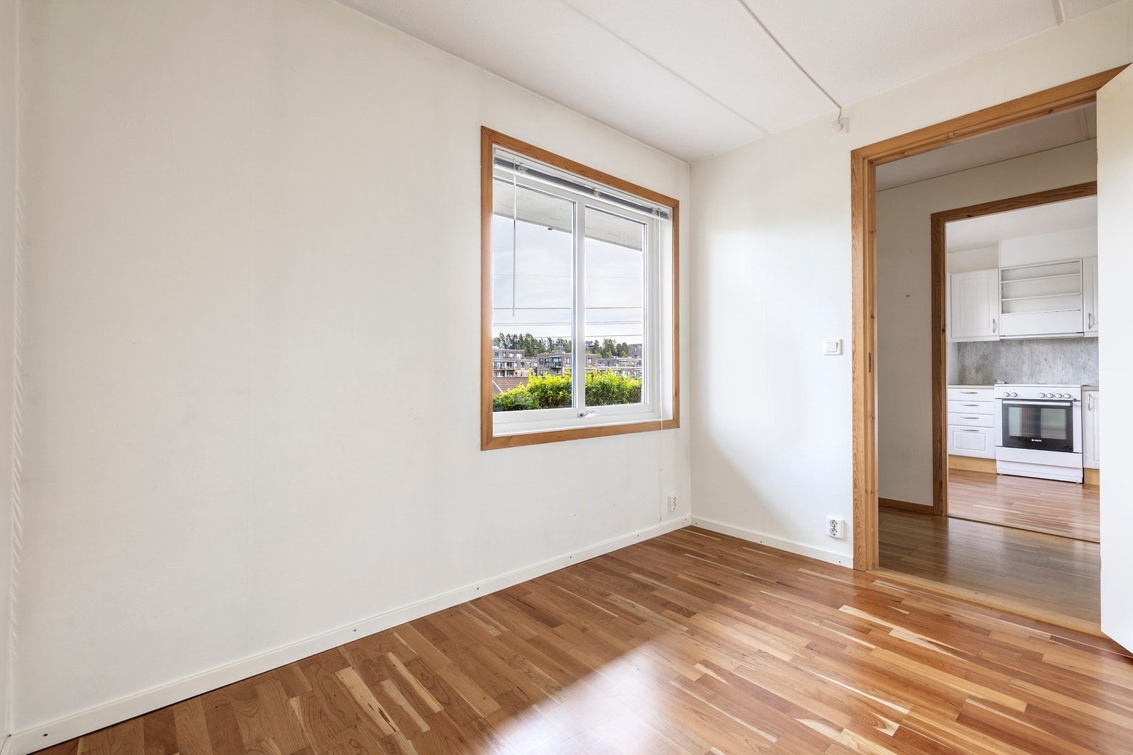 Begge soverommene har god plass til seng, nattbord og diverse møblement. Galleribilde