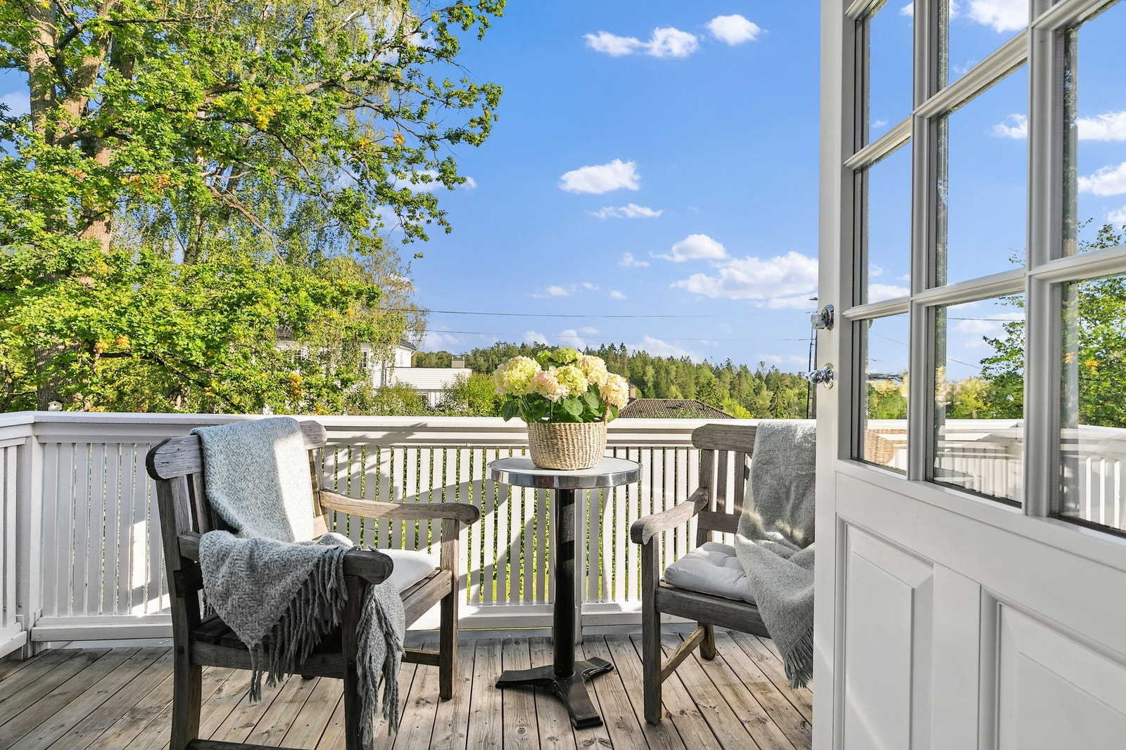 Nydelig plass for morgenkaffen Galleribilde