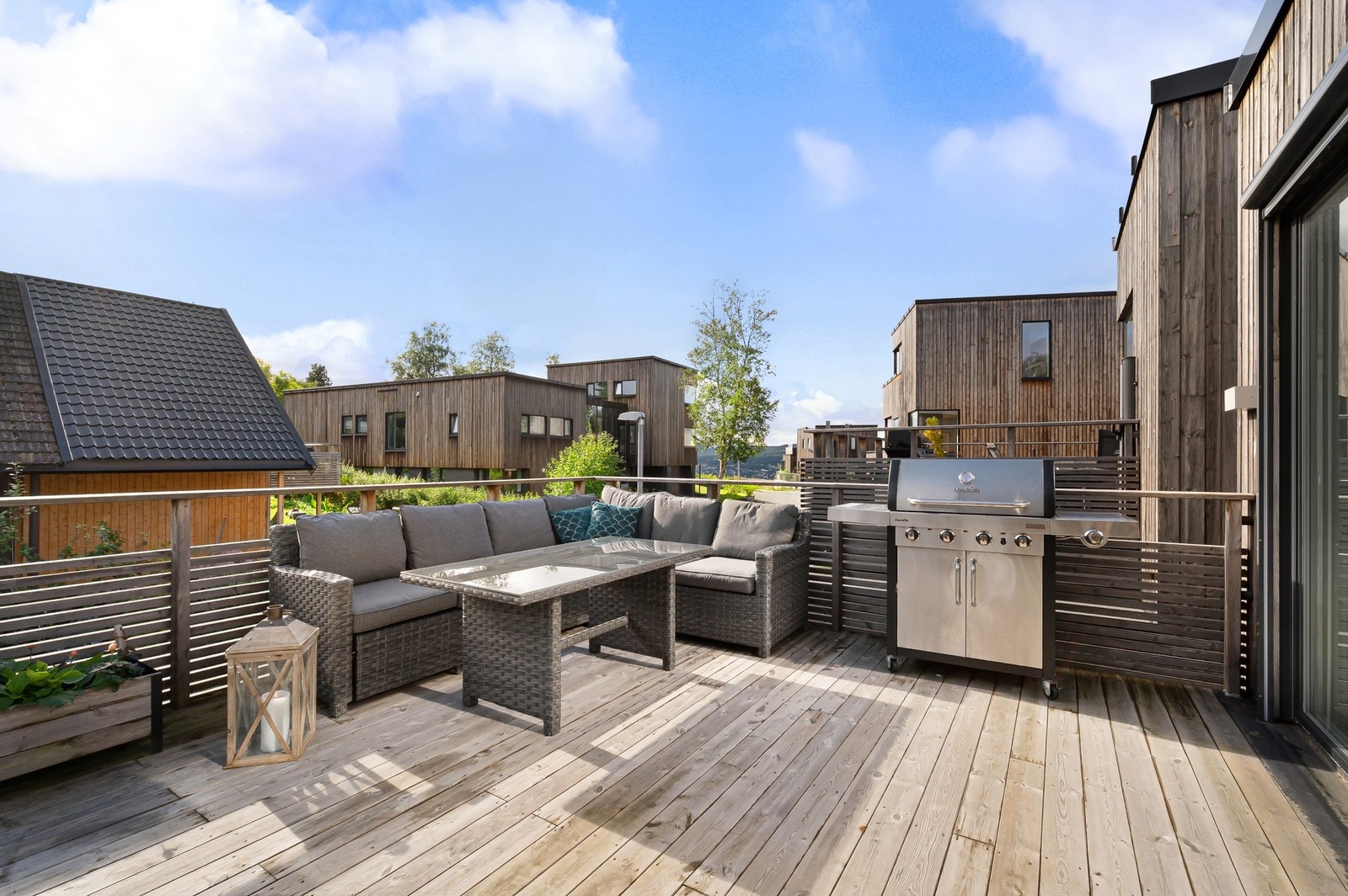 Stor uteplass som er på hele 26 kvadratmeter. Galleribilde