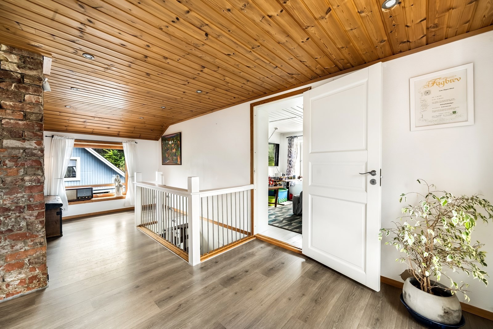 Gang i andre etasje Galleribilde