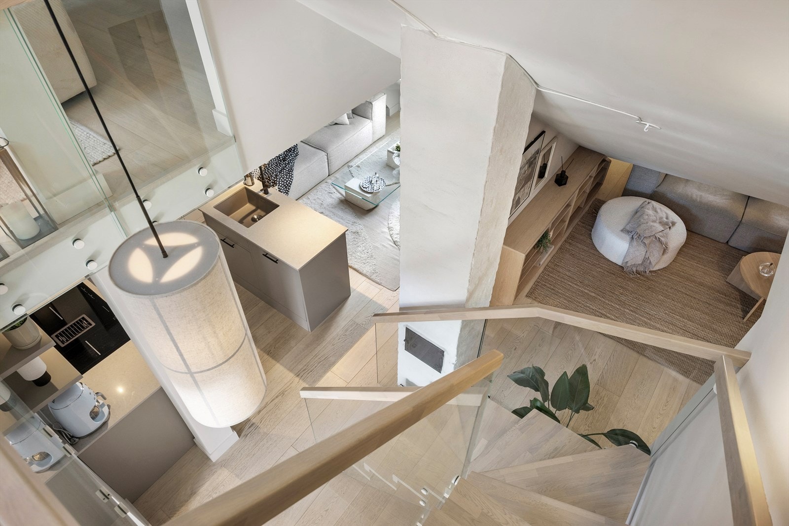 En unik leilighet med særpreg og kvaliteter du sjelden finner maken til. Galleribilde