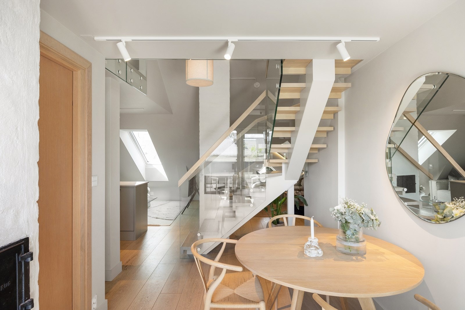 Leiligheten er utstyrt med balansert ventilasjon som sikrer et godt og stabilt inneklima året rundt. Galleribilde