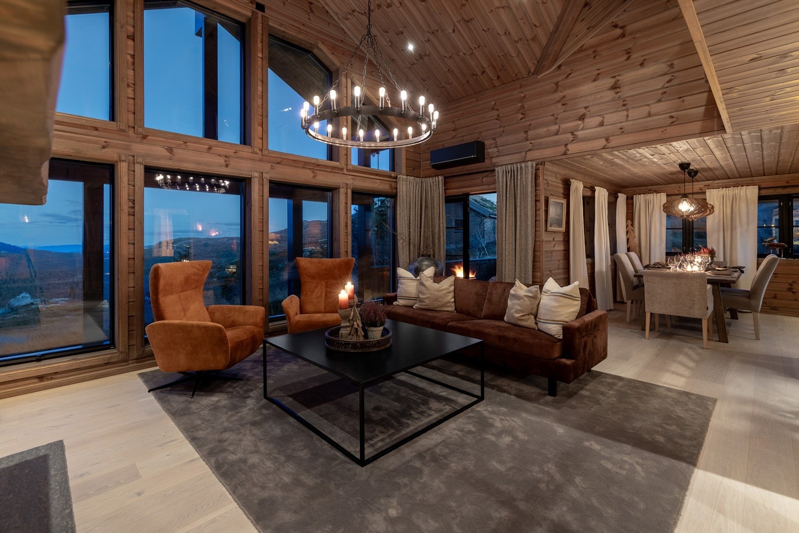 Det er direkte adkomst fra stuen til terrassen Galleribilde