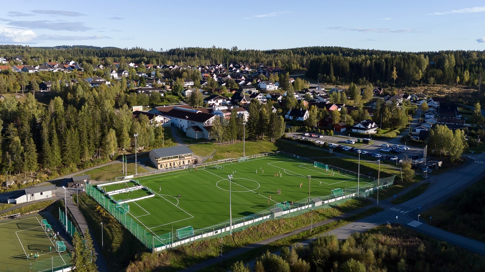 Det er gode fotballfasiliteter i denne bydelen. Galleribilde