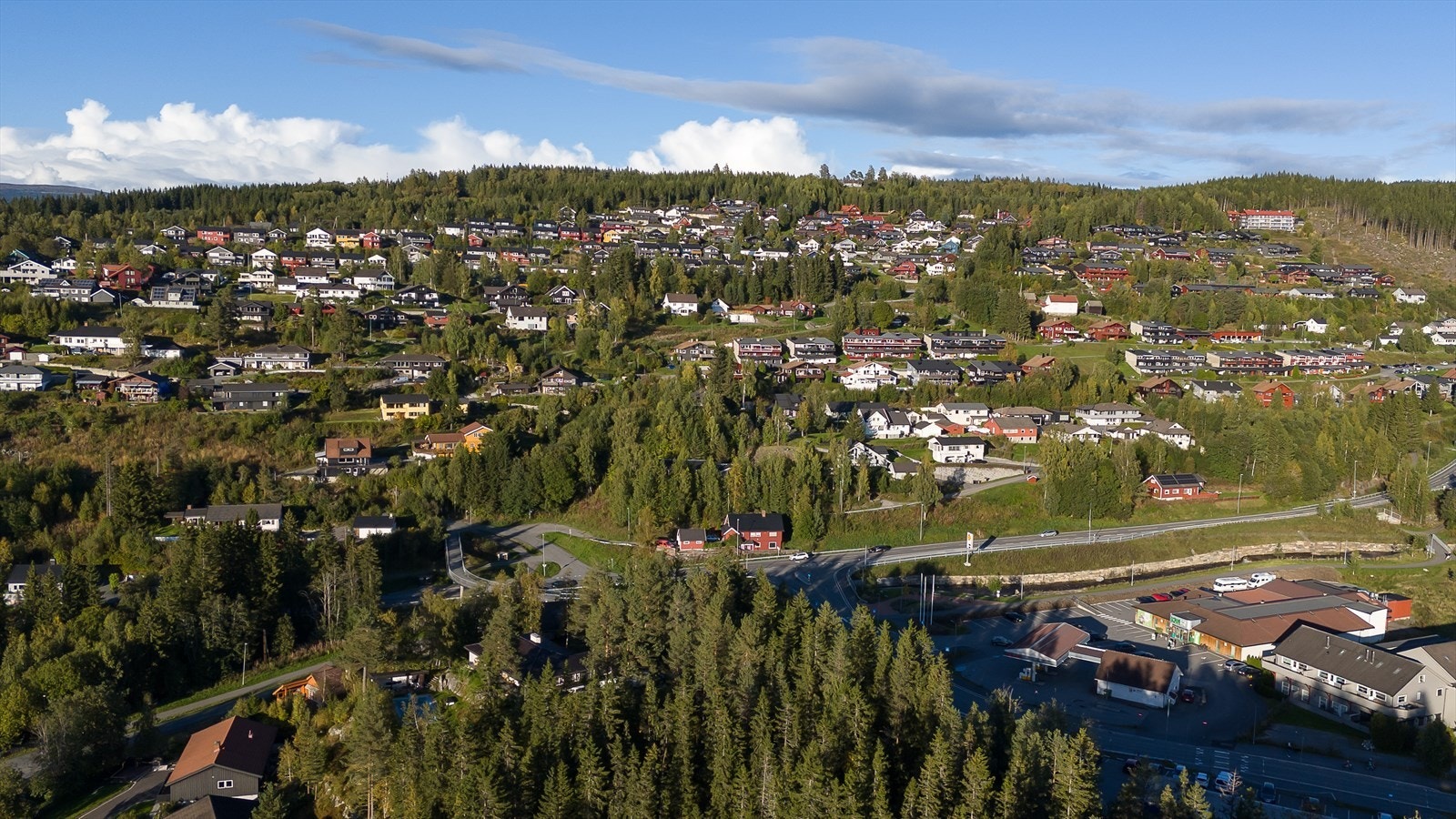 Spredt boligbebyggelse i området. Galleribilde