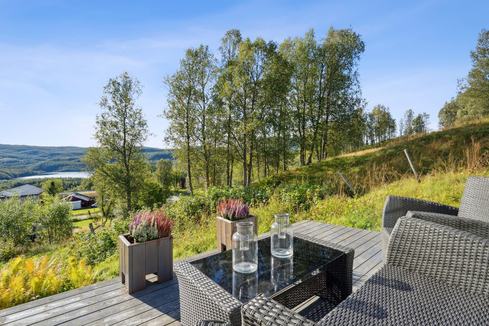 Fantastisk natur omkranser fritidsboligen. Galleribilde