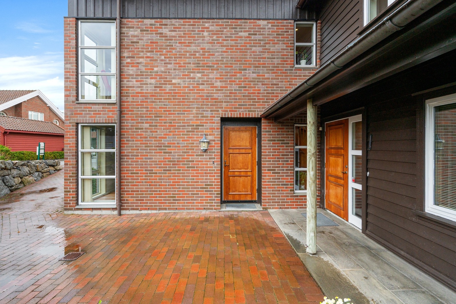 Inngangsparti for utleiedel og hoveddel. Galleribilde