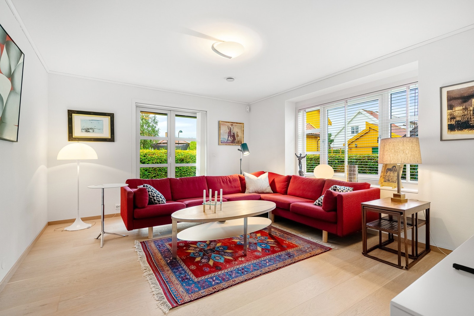 Originalt bibliotek brukes i dag som stue. Galleribilde