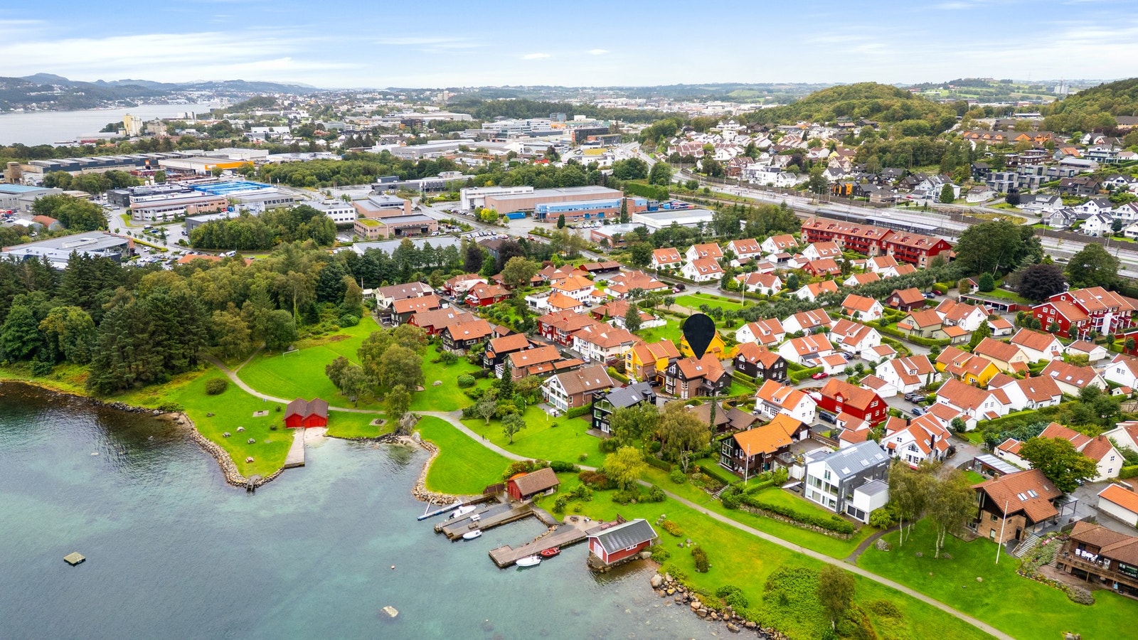 Det er flere turmuligheter langs Gandsfjorden. Galleribilde