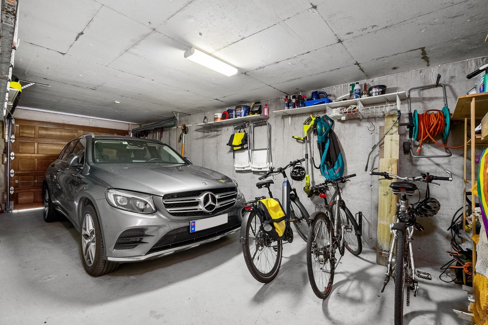 Garasje. Galleribilde