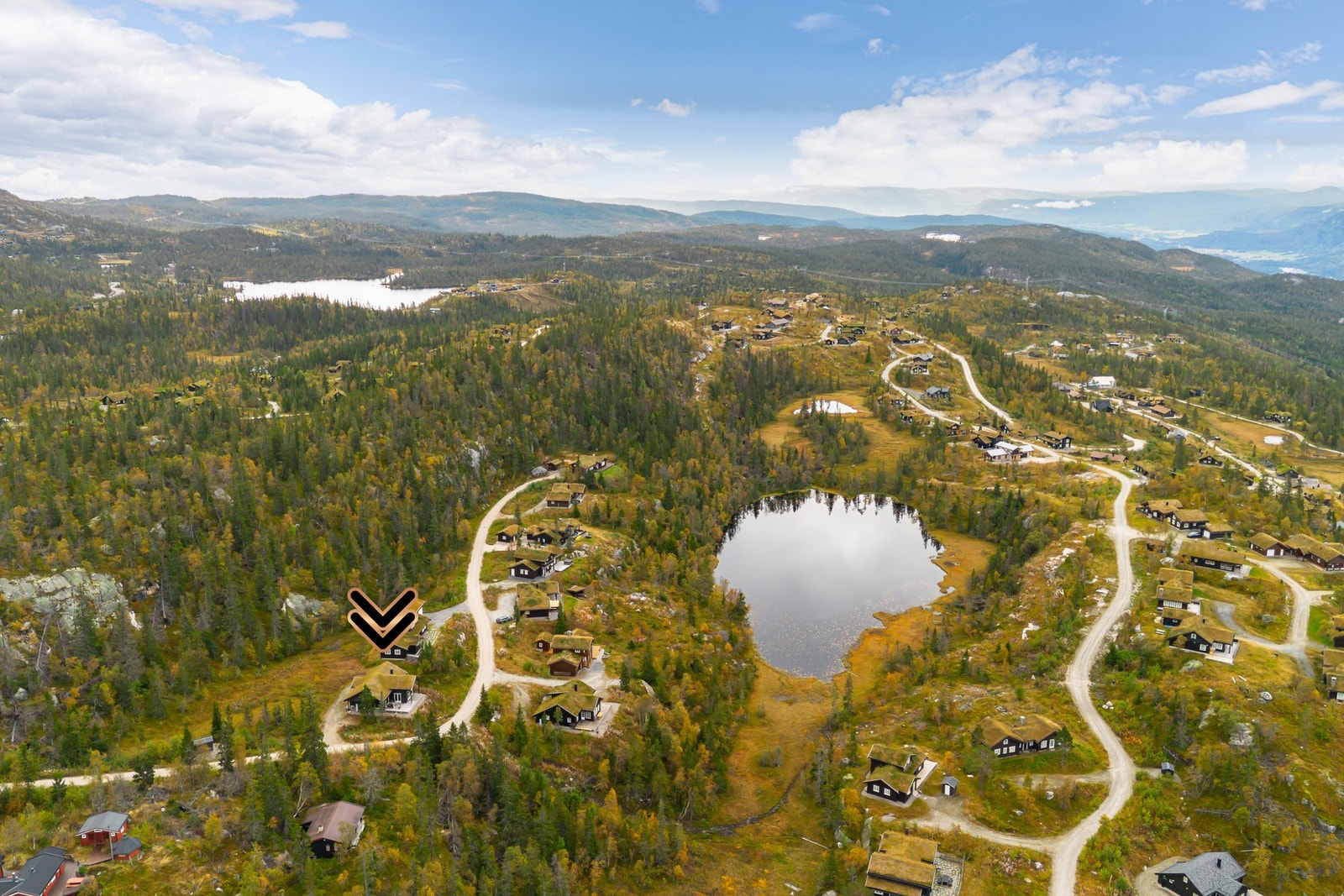 Om sommeren byr området på variert tur- og sykkelterreng, fiskevann og kort vei til badeplasser ved Djupsjøen. Galleribilde
