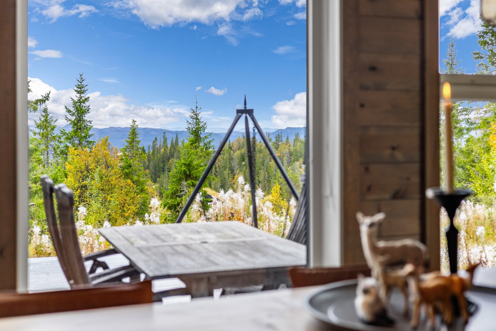 Her kan man nyte både deilige måltider og vakker utsikt. Galleribilde