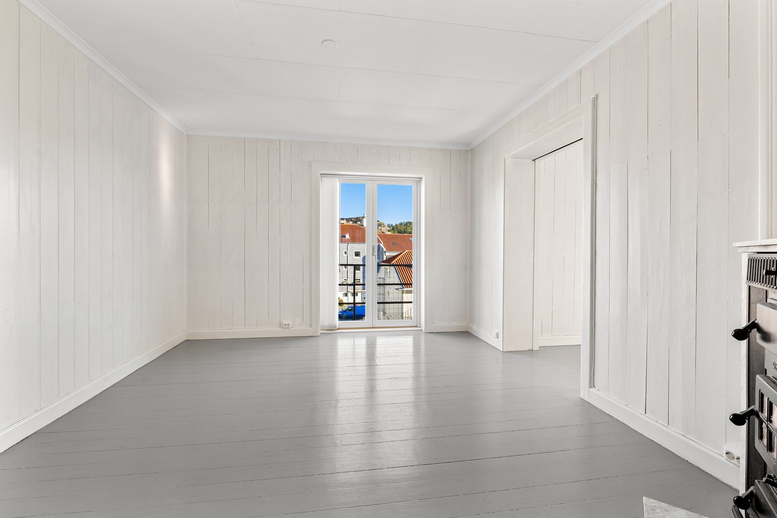 Spisestuen har direkte utgang til verandaen. Galleribilde