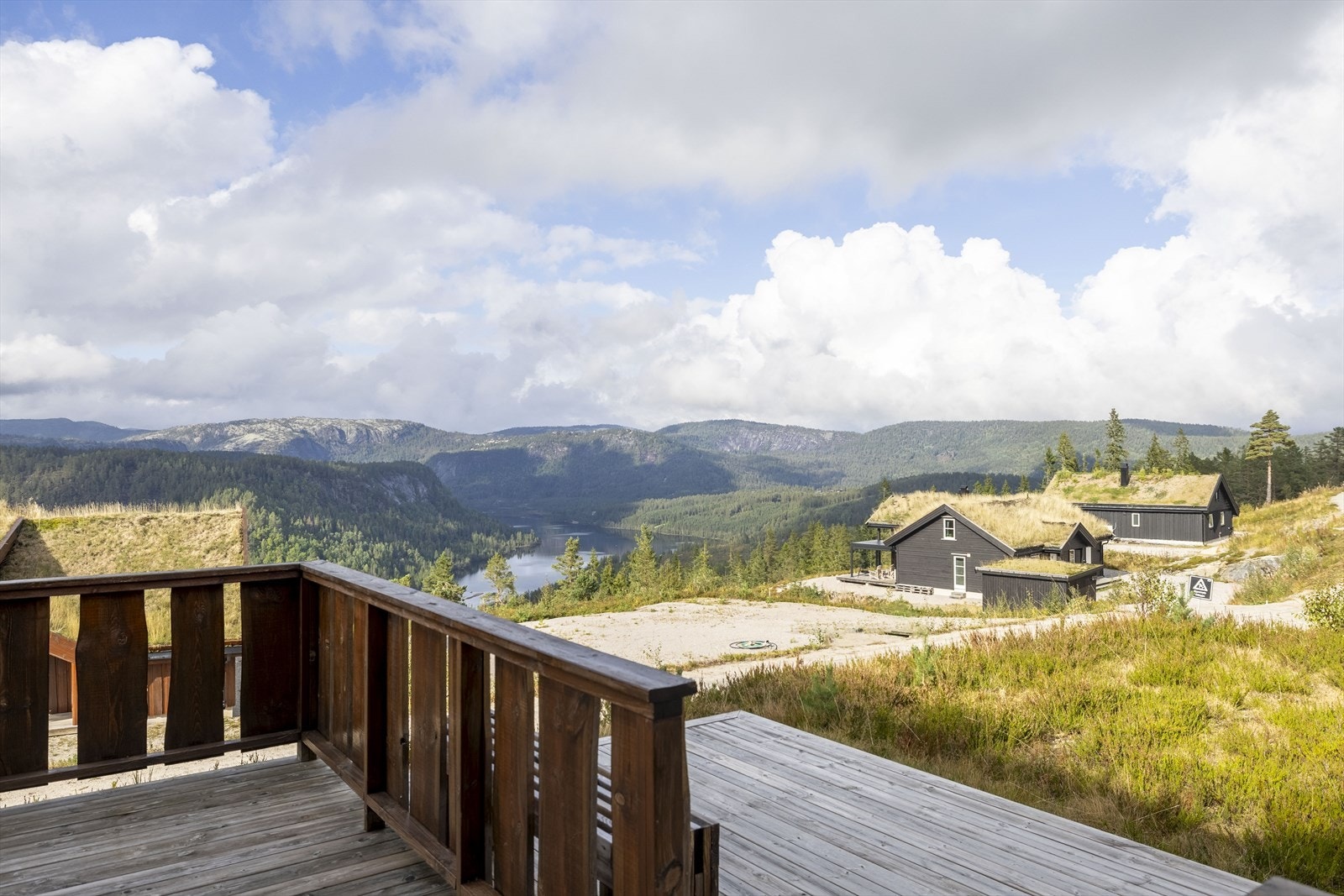 Ønsker du visning? Ta kontakt med eiendomsmegler Guro Hana, på t.9425 4652, for nærmere avtale. Galleribilde