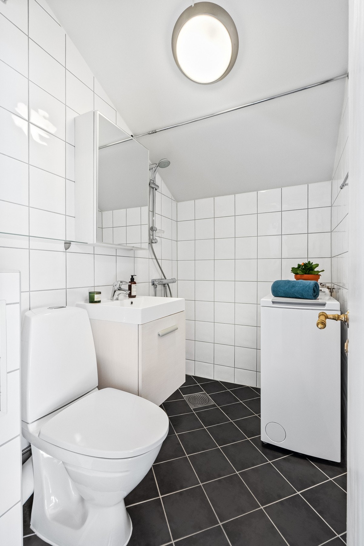 Badet ble rehabilitert i regi av borettslaget i 2009, og fremstår som velholdt og pent. Galleribilde