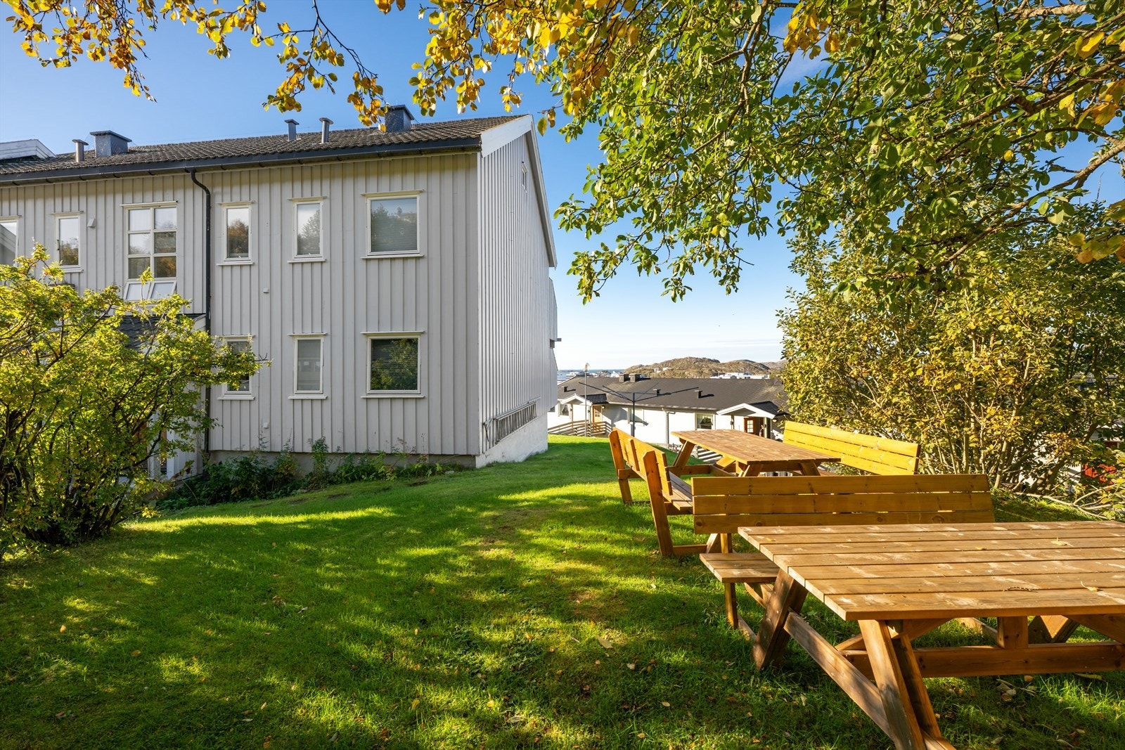 Her er det også benker, noe som inviterer til sosialt samvær og godt naboskap. Galleribilde