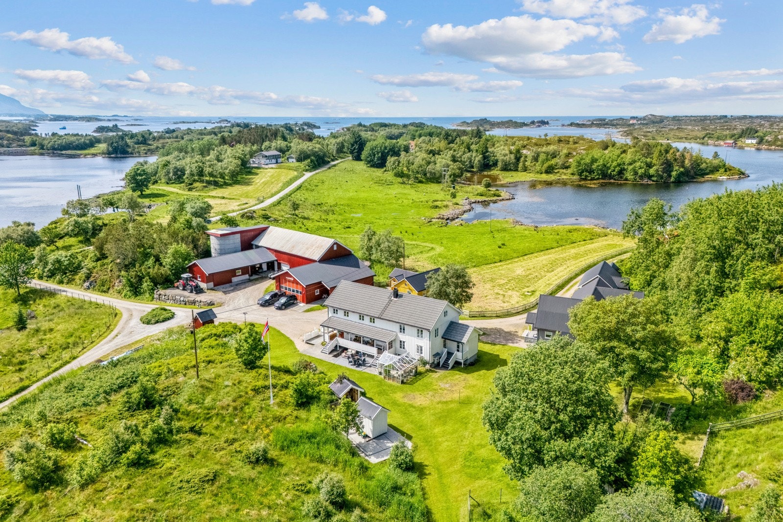 Gårdstun Galleribilde