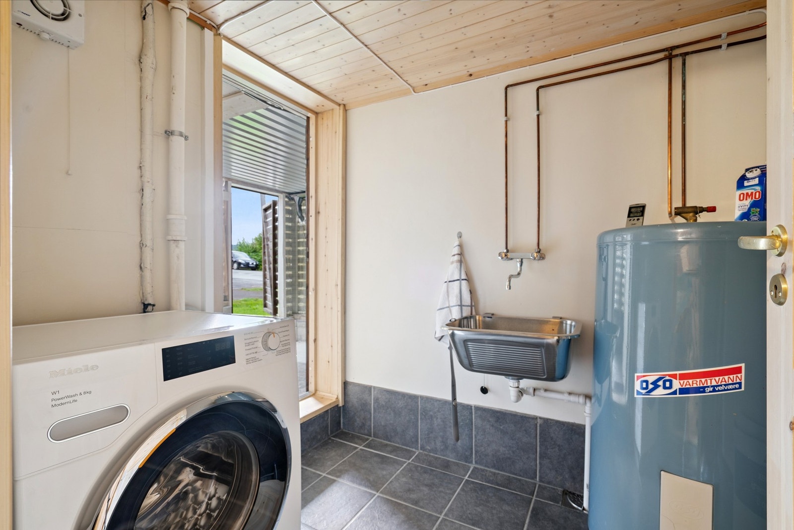 Vaskerom Galleribilde