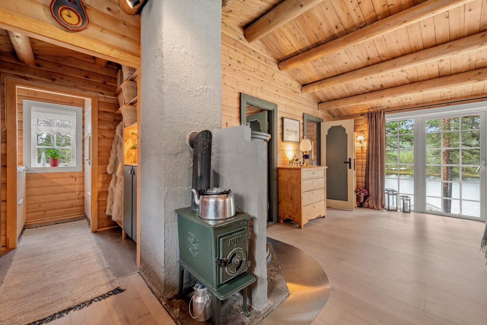 Hytta har tre gode soverom med totalt 6 sengeplasser. Galleribilde