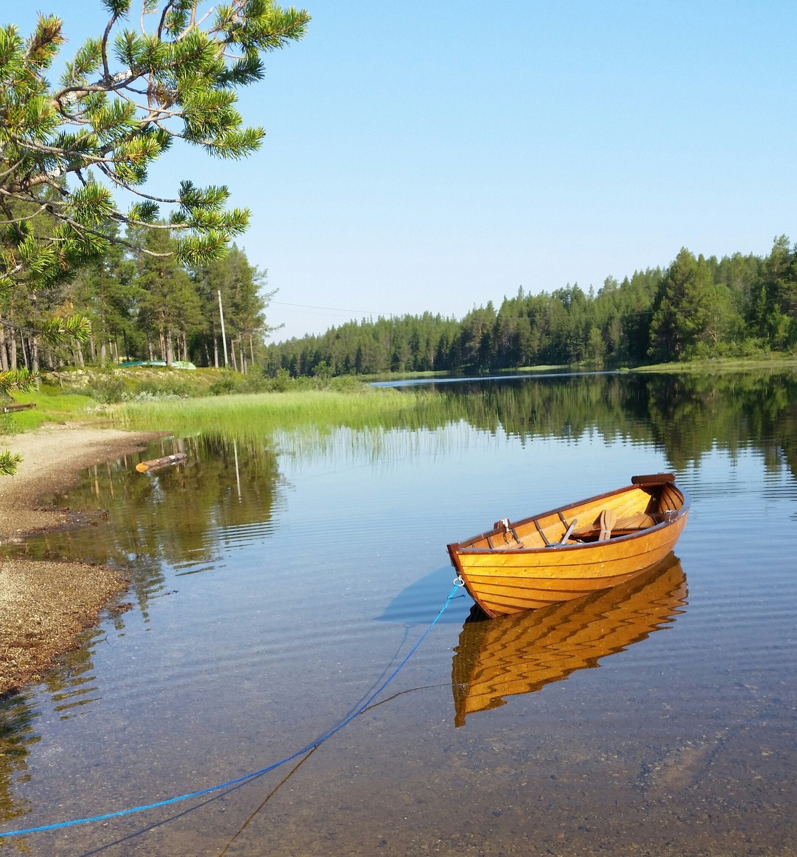 Trebåten følger med hytta. Galleribilde