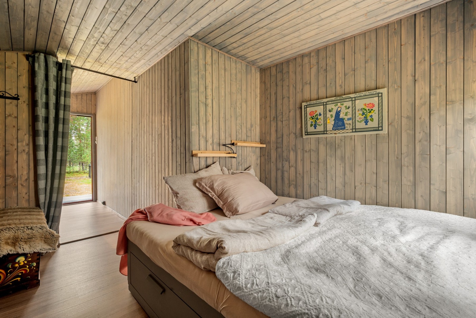 Hyggelig oppholdsrom i annekset, av god størrelse. Galleribilde