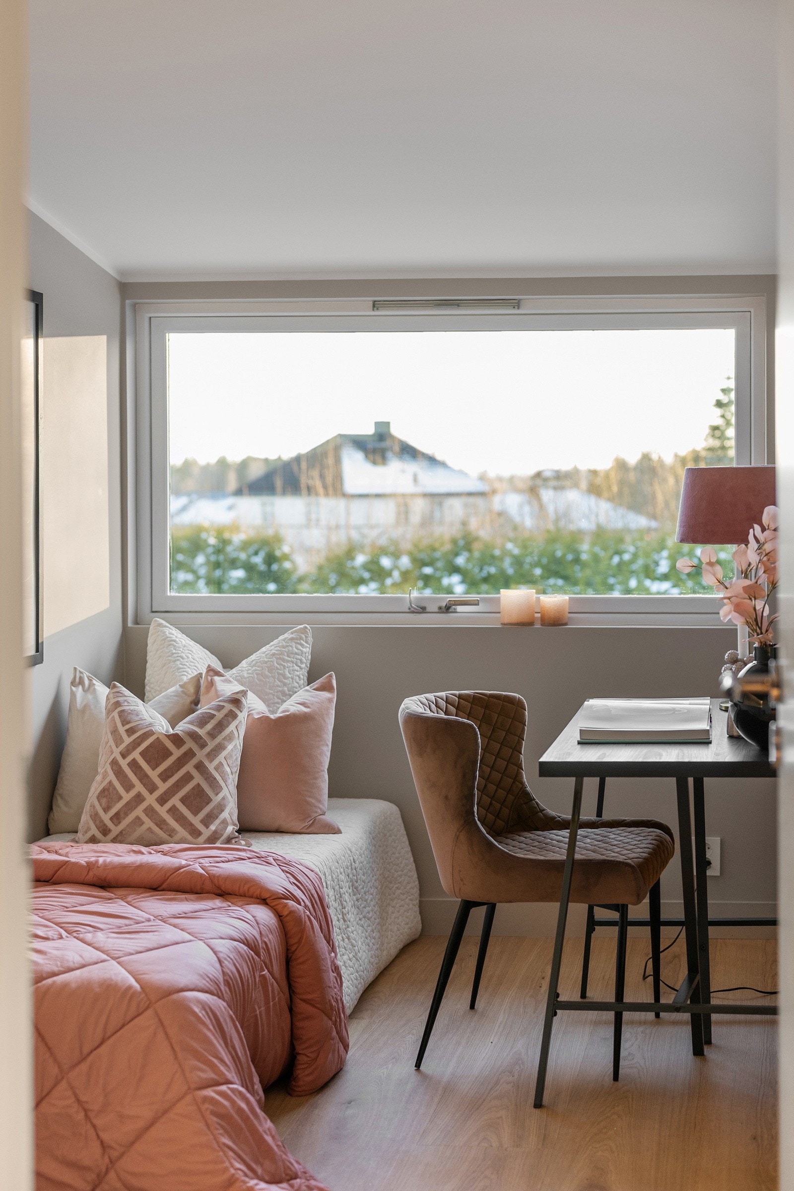 Rommene passer perfekt enten du trenger barnerom, gjesterom eller hjemmekontor. Galleribilde