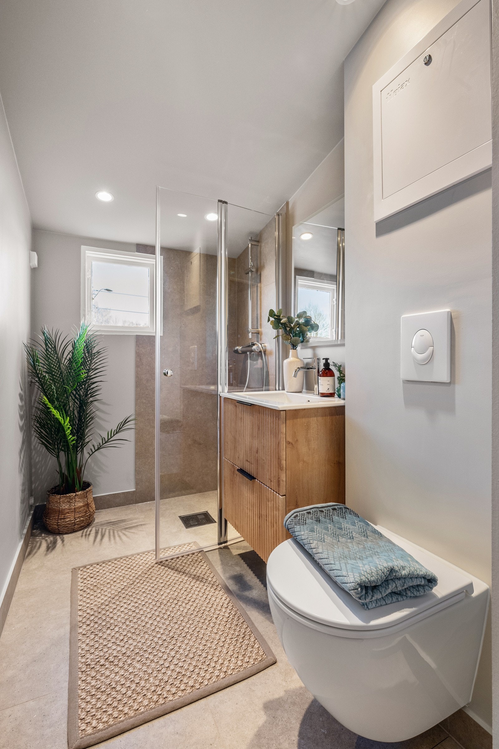 I andre etasje finner du et lekkert baderom Galleribilde