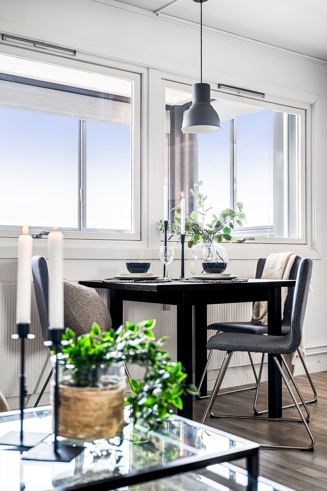 Leiligheten ble pusset opp i 2020 med nye gulv, nymalte overflater og nytt kjøkken. Galleribilde